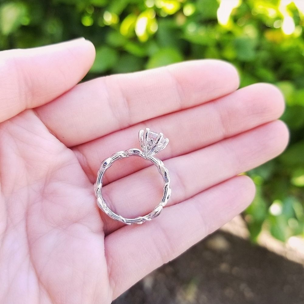 💎NEW💎 OLIVE LEAF BAND SIMULATED DIAMOND RING - Picture 8 of 8
